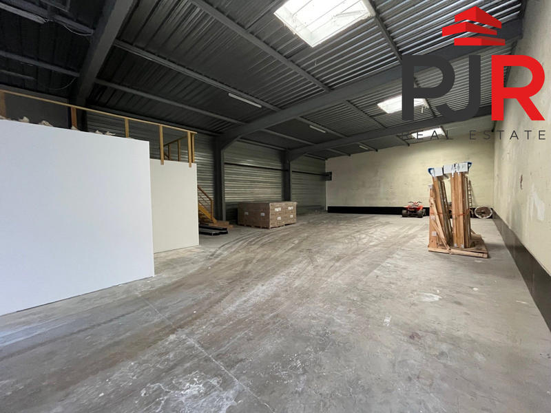 Local d'activités - 285 m²