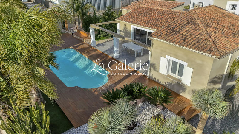 Villa - 165 m² - 6 pièces