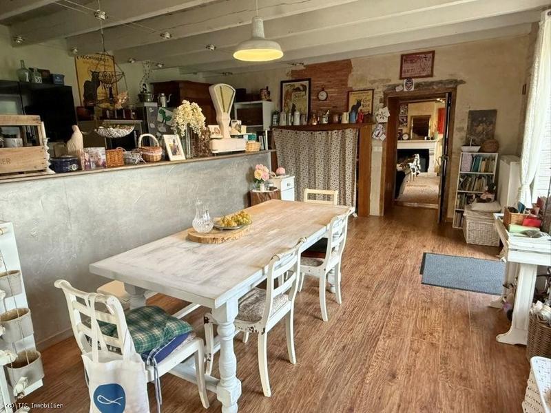 Propriété - 195 m² - 7 pièces