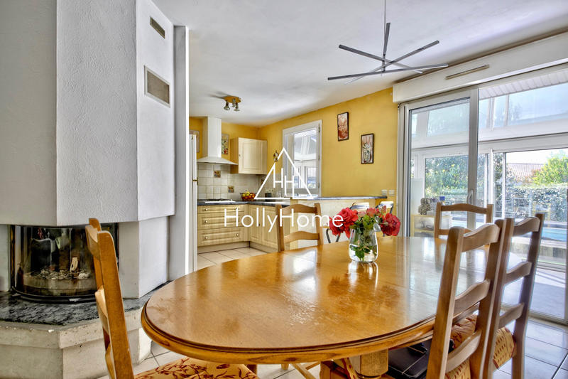 Maison - 90 m² - 4 pièces