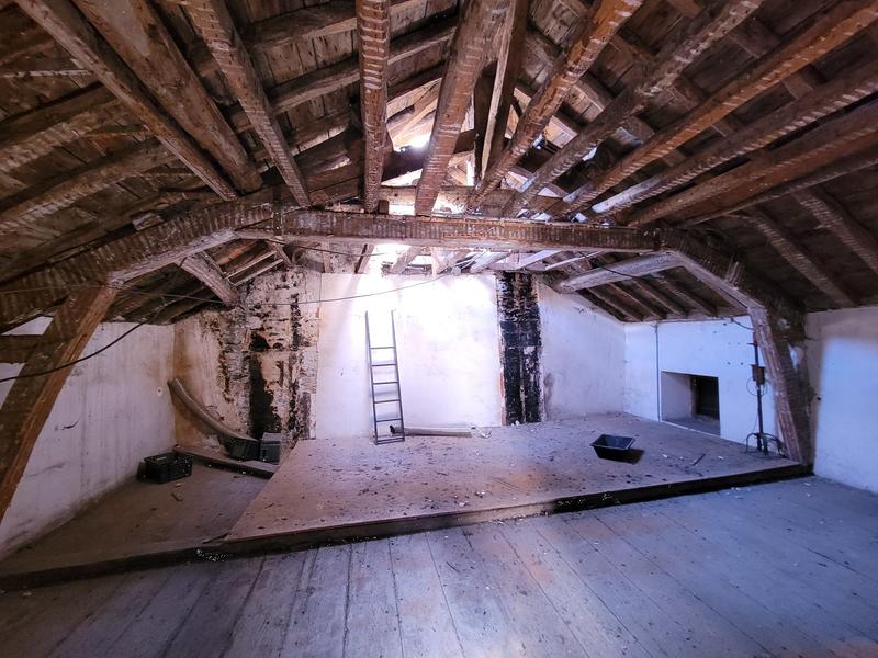 Maison ancienne - 600 m² - 12 pièces