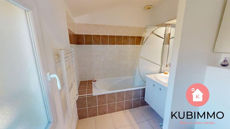 Maison traditionnelle - 175 m² - 8 pièces