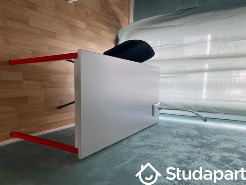 Chambre - 10 m² - 1 pièce