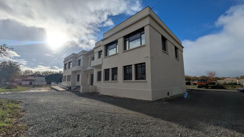 Immeuble - 300 m² - 35 pièces