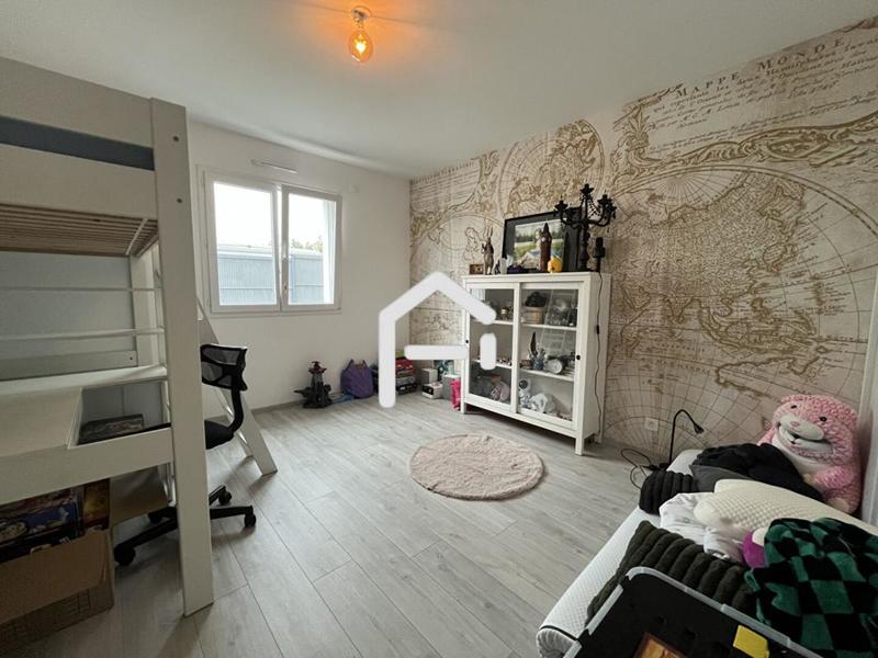 Maison - 200 m² - 8 pièces