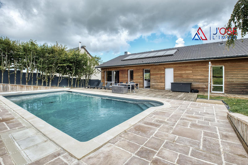 Maison contemporaine - 270 m² - 10 pièces