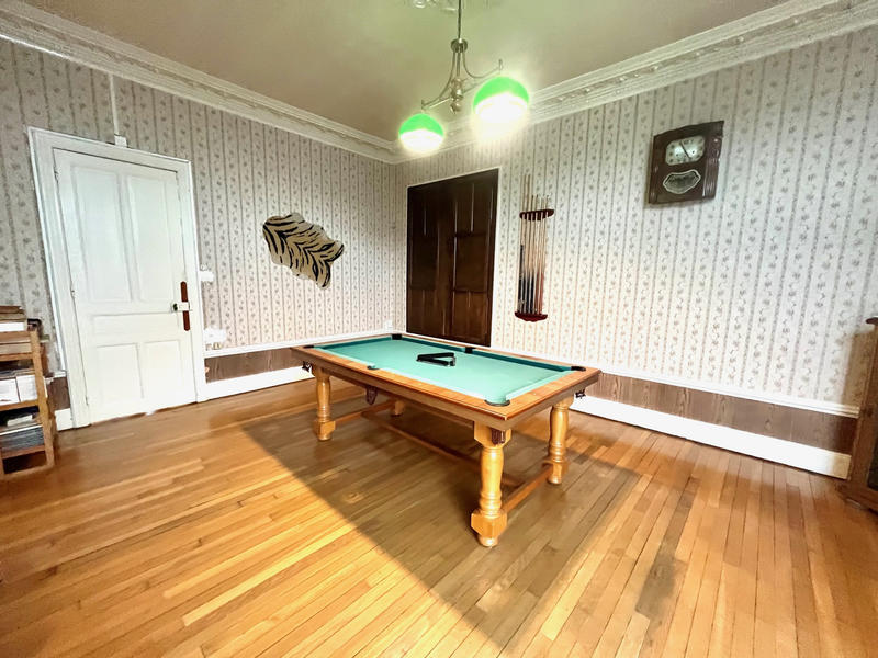 Maison - 310 m² - 12 pièces