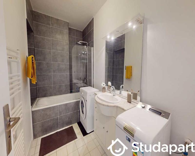 Chambre - 120 m² - 1 pièce