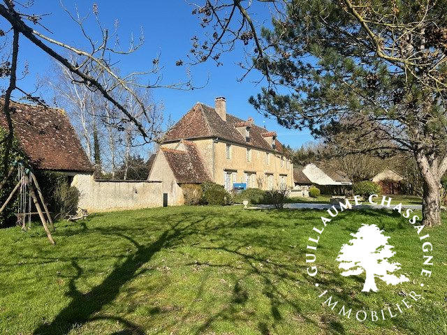 Maison traditionnelle - 250 m² - 9 pièces