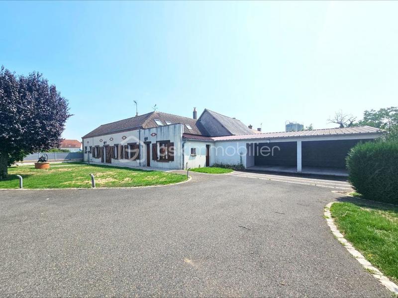 Maison traditionnelle - 196 m² - 5 pièces