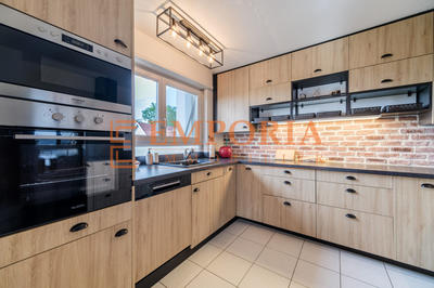 Maison - 180 m² - 8 pièces