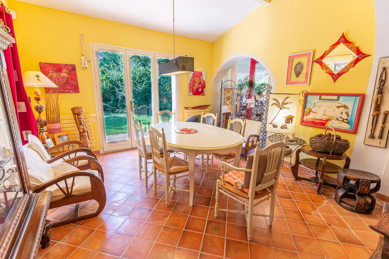 Villa - 225 m² - 8 pièces