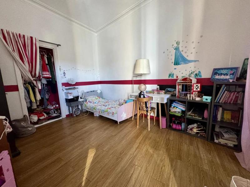 Appartement - 104 m² - 5 pièces