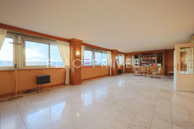 Appartement - 135 m² - 5 pièces