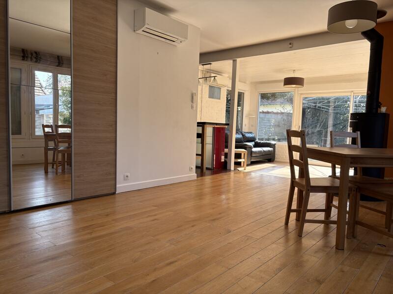 Maison - 91 m² - 6 pièces