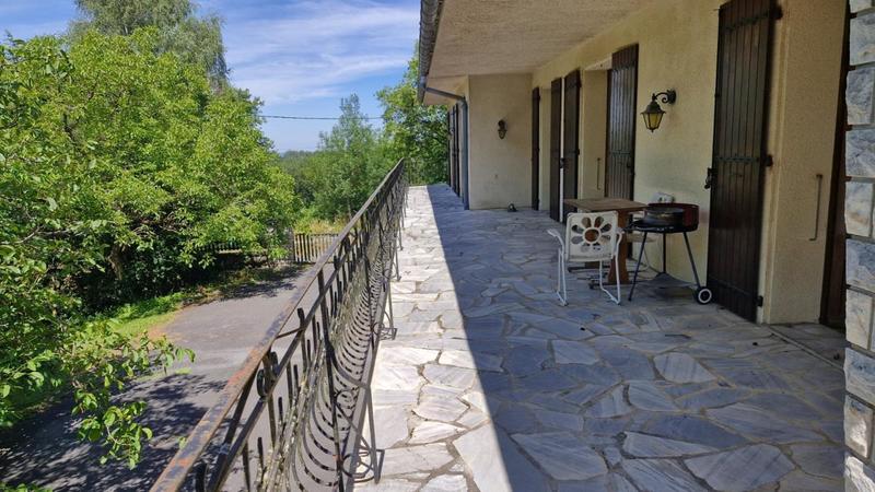 Maison - 226 m² - 7 pièces