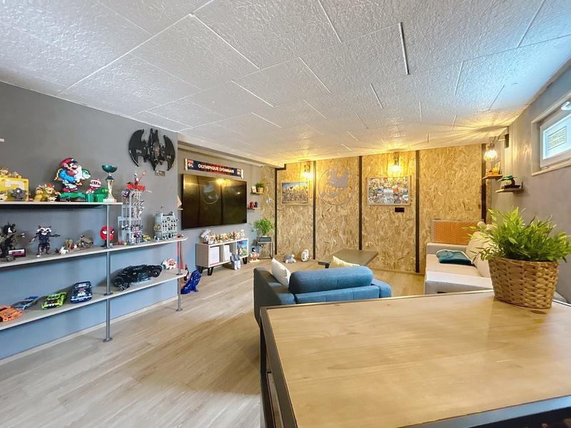 Maison - 94 m² - 5 pièces