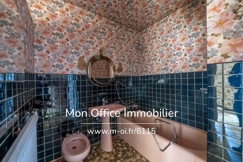 Maison - 713 m² - 10 pièces