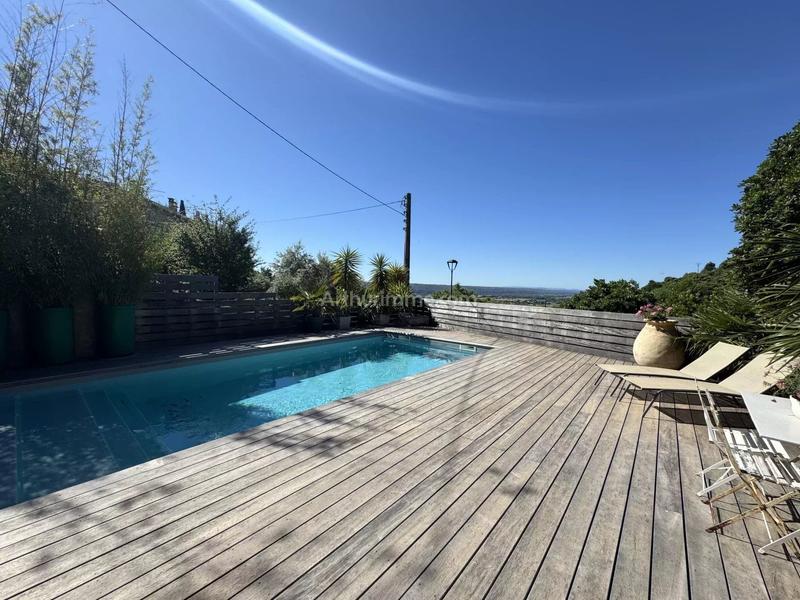 Maison - 278 m² - 9 pièces