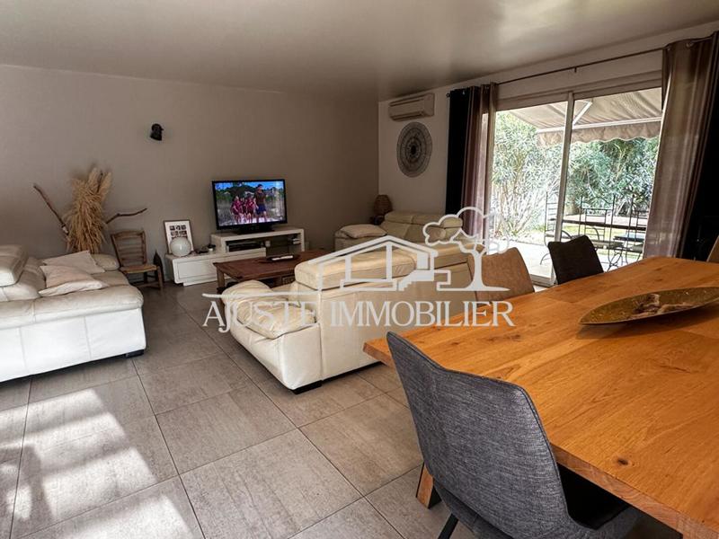 Local d'activité / Entrepôt - 300 m² - 7 pièces