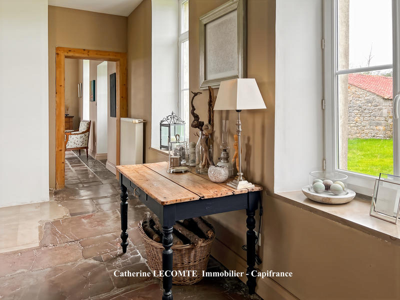 Maison - 285 m² - 10 pièces