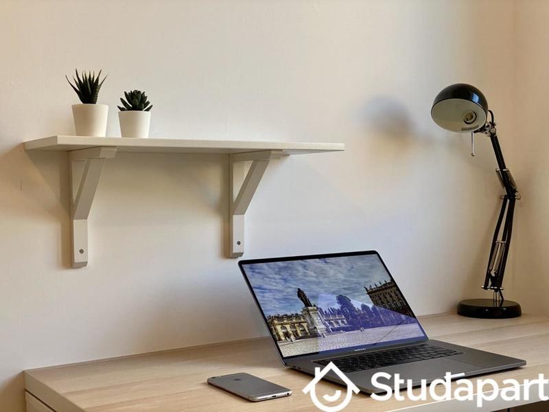 Chambre - 11 m² - 1 pièce