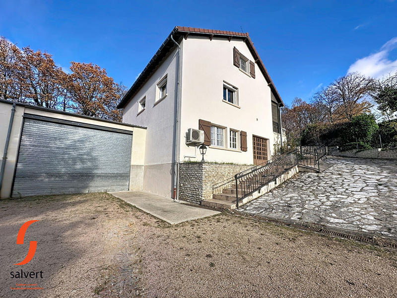 Maison - 215 m² - 7 pièces