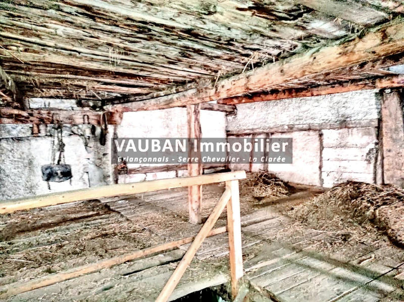 Maison - 380 m² - 3 pièces