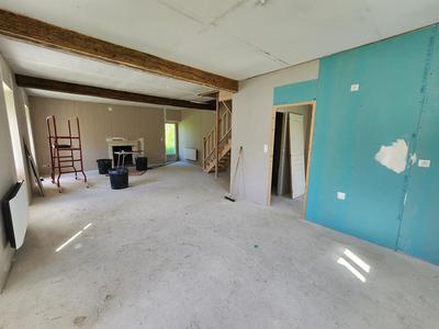 Maison - 95 m² - 5 pièces