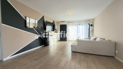 Maison - 96 m² - 5 pièces