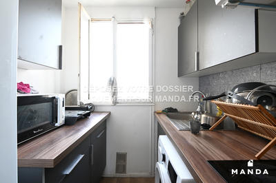 Chambre - 10 m² - 4 pièces