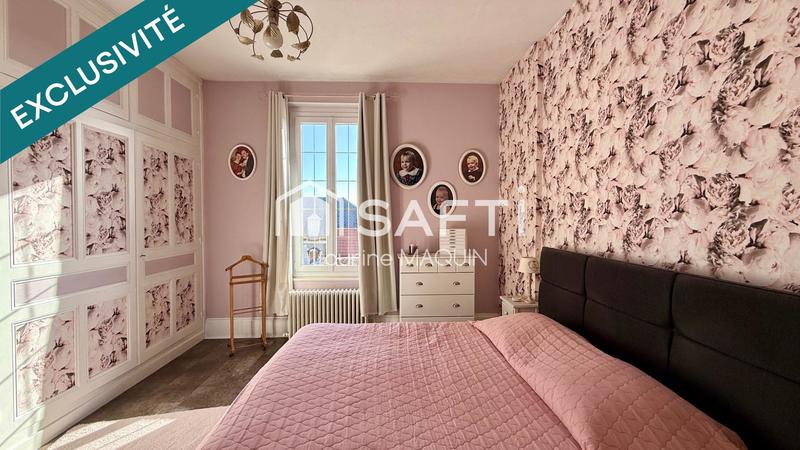 Maison - 250 m² - 8 pièces