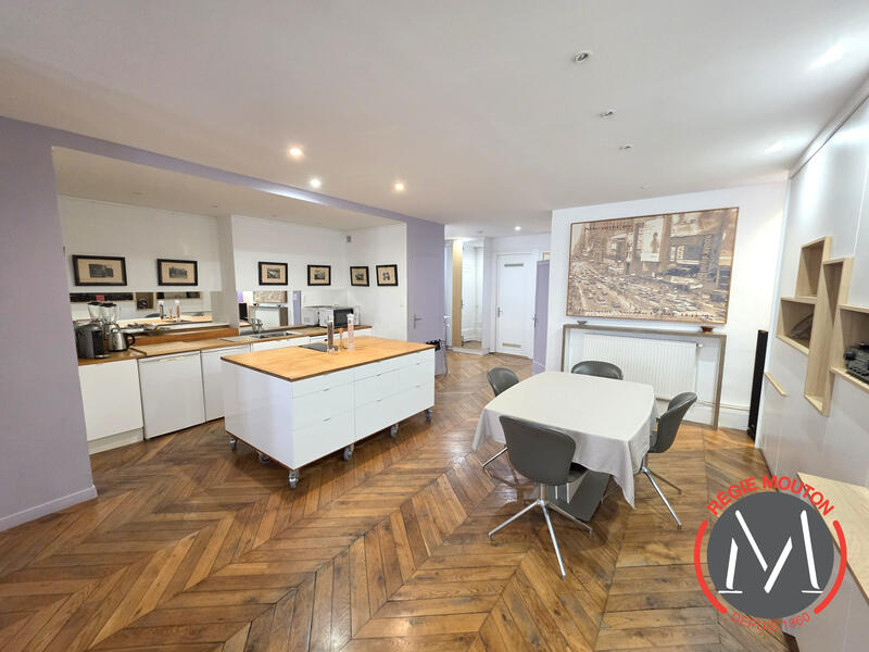 Appartement - 110 m² - 4 pièces