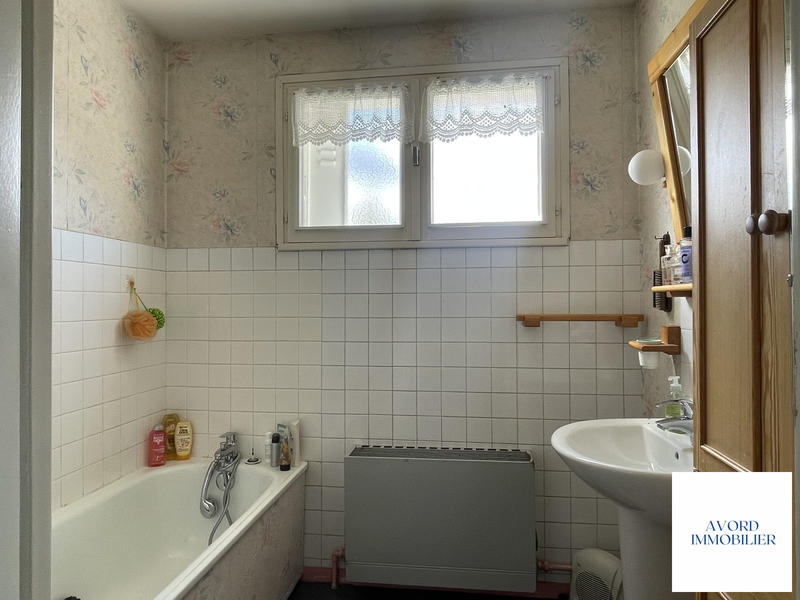 Maison - 80 m² - 5 pièces