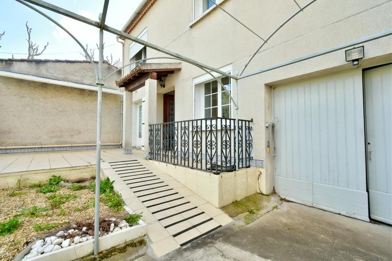 Maison de village - 111 m² - 6 pièces