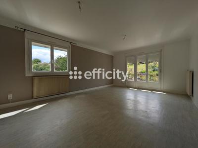 Maison - 237 m² - 10 pièces