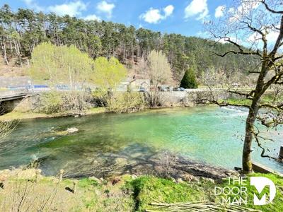 Propriété - 104 m² - 8 pièces