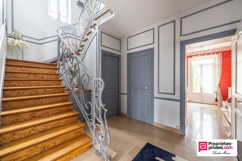 Maison - 236 m² - 7 pièces