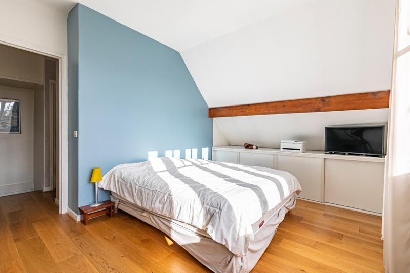 Maison - 201 m² - 7 pièces