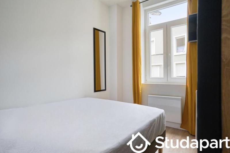 Chambre - 11 m² - 1 pièce