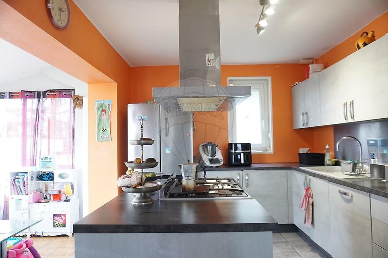 Maison - 110 m² - 5 pièces