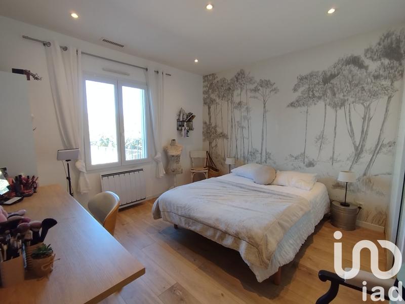 Maison - 213 m² - 9 pièces