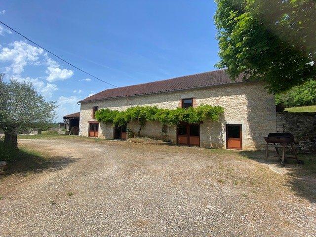 Maison en pierre - 211 m² - 4 pièces