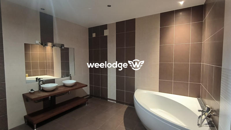 Maison - 157 m² - 6 pièces