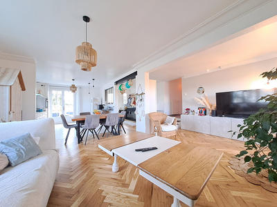 Maison - 200 m² - 7 pièces