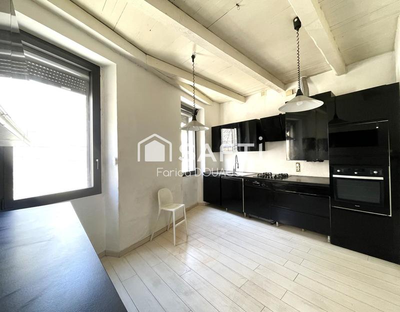 Maison - 234 m² - 6 pièces