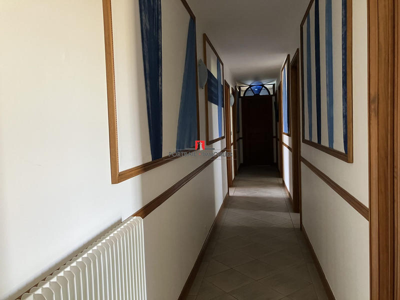 Maison - 228 m² - 6 pièces