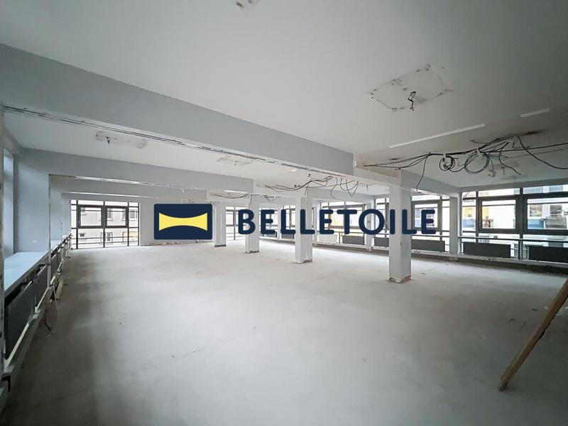 Bureau - 196 m²