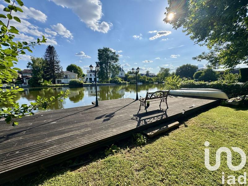 Maison - 327 m² - 11 pièces