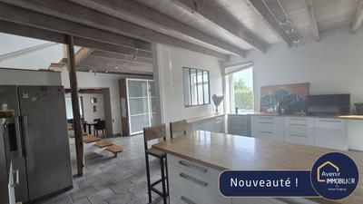 Maison - 211 m² - 8 pièces